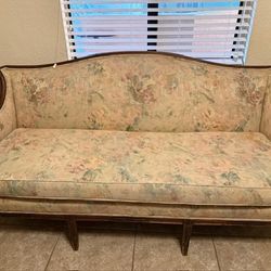 Italian Style Sofia Upholstered Sofa