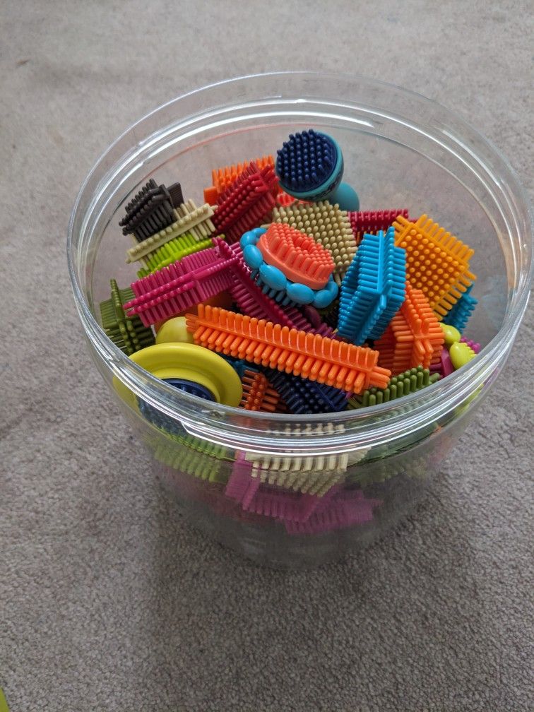 Bristle Blocks With Wheels