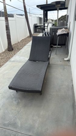 Wicker chaise lounge chairs