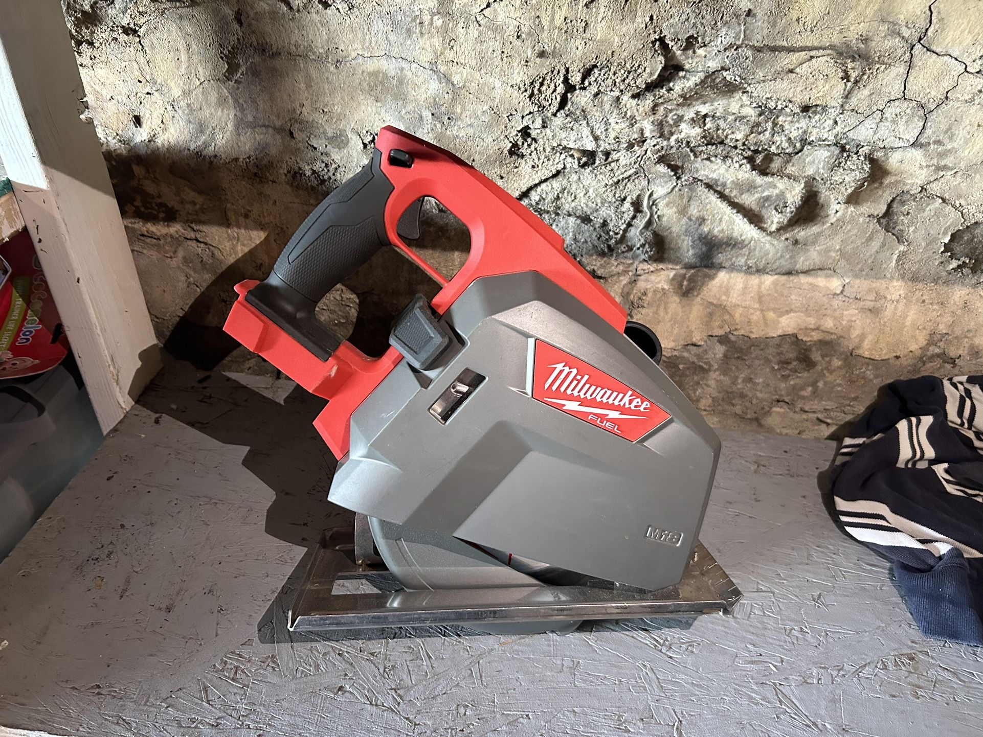 Milwaukee Metal cutting saw 8” New
