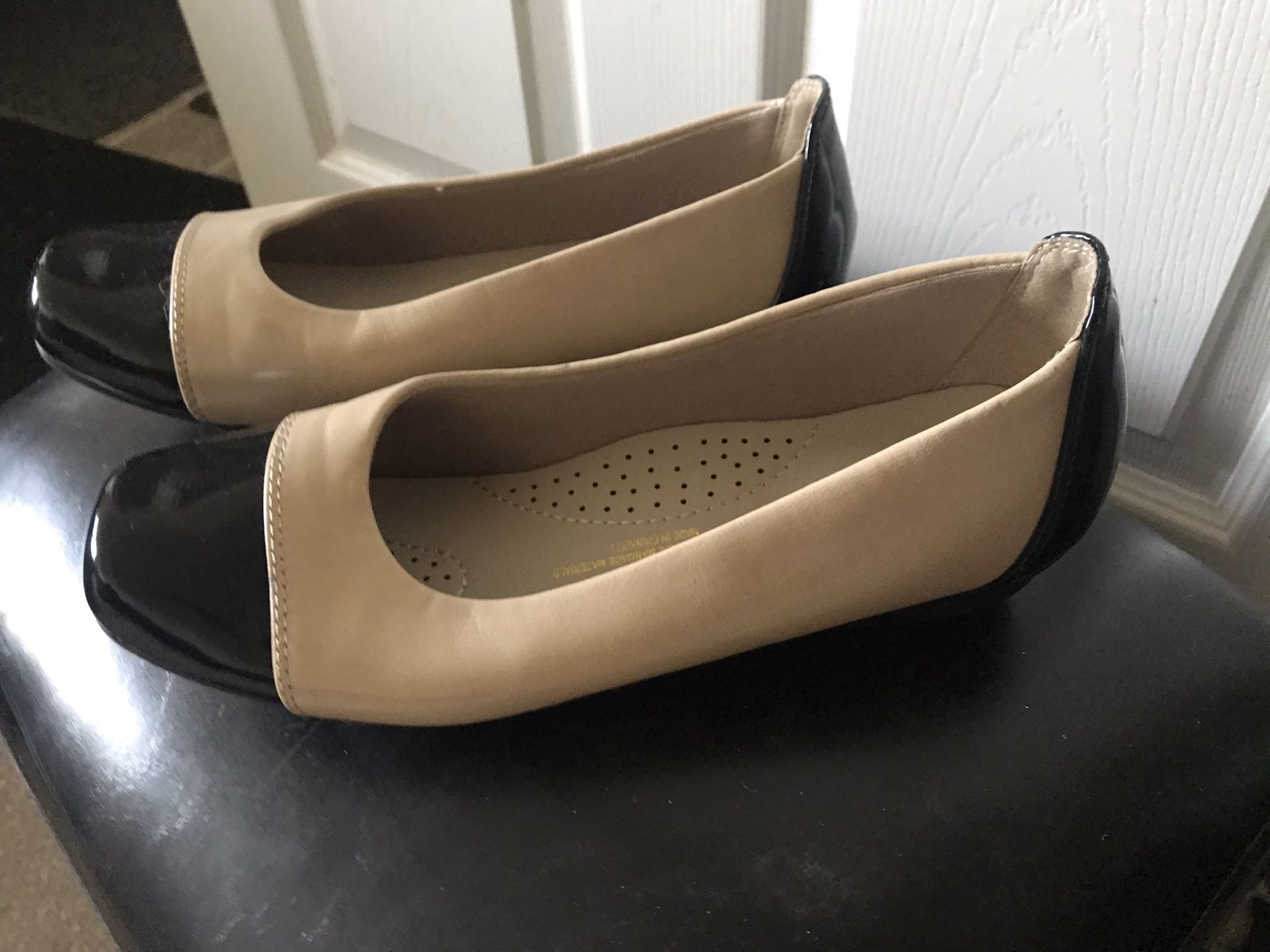 Flat shoes