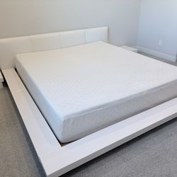 cal king bed with Mattress 