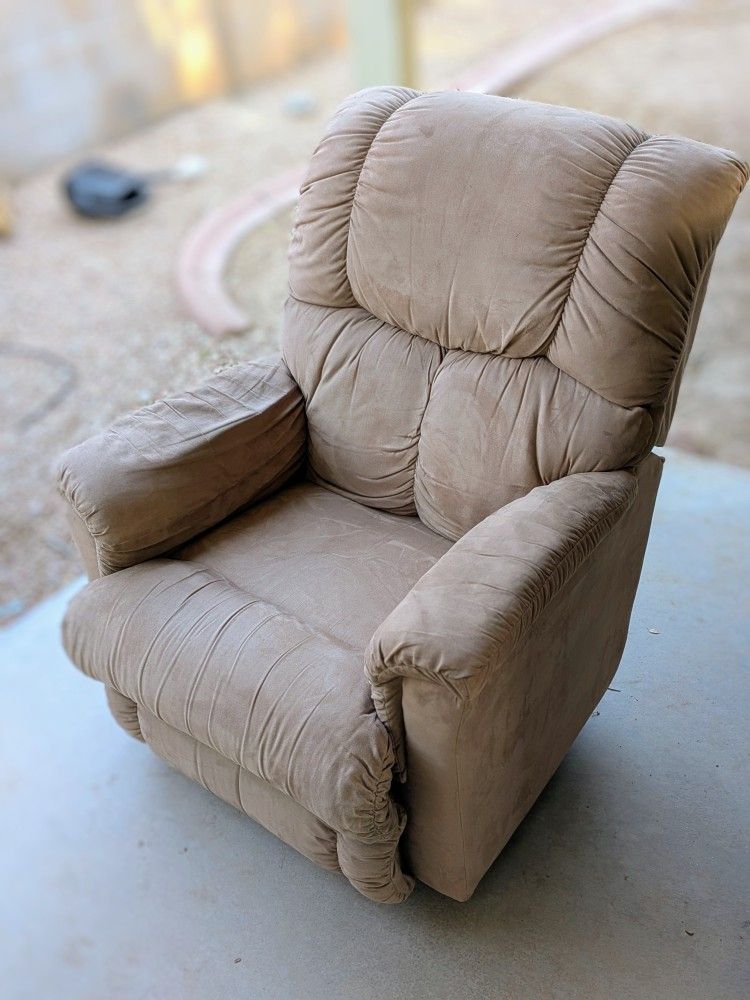 Great Beige Recliner!