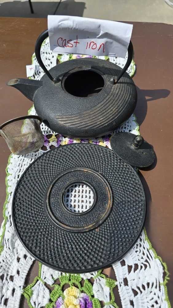 Cast Iron Tea Pot & Trivet