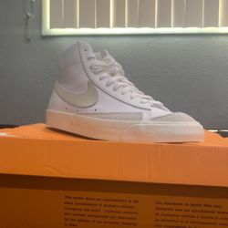 Nike Blazer Mid 77 VNTG White/Light Bone Sail Sz 10.5 Men