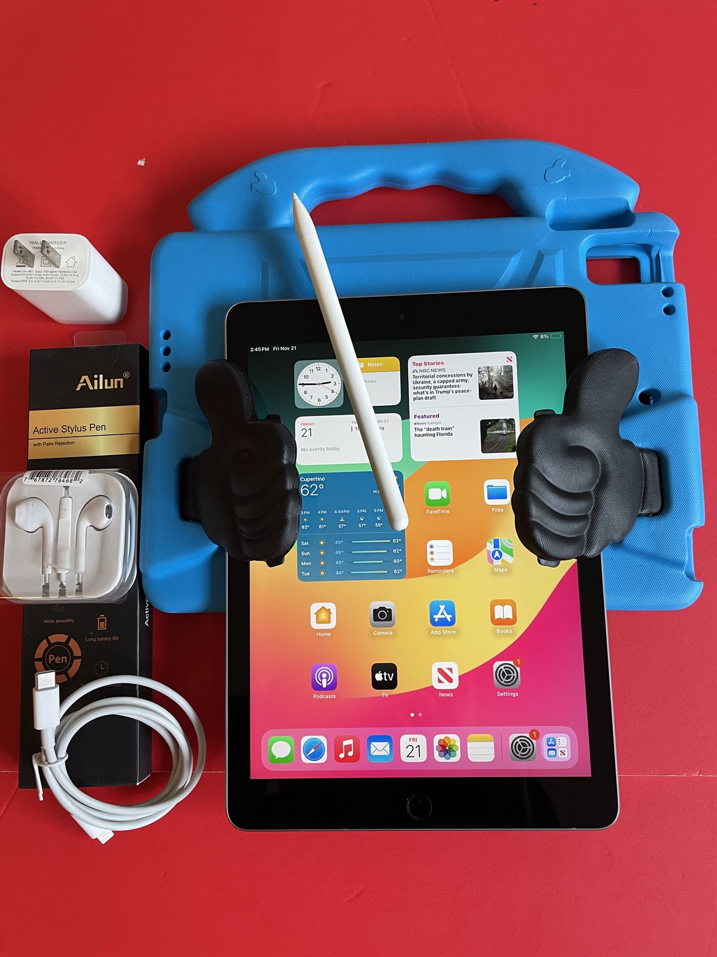 Apple IPad 6th Generation (9.7” Retina / Touch ID) 32GB with kids protective case Pen & Accessories r