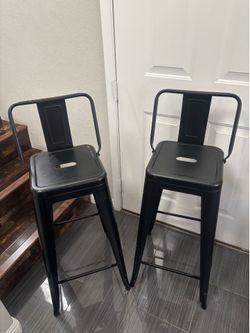 Black metal bar stools set of 2