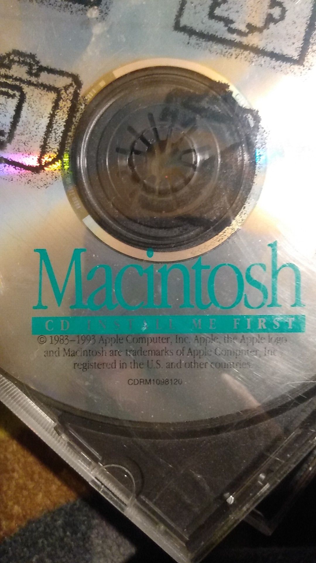 Macintosh CD install me first