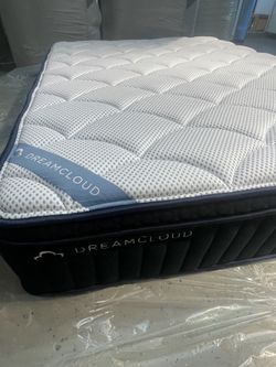 DreamCloud Premier Hybrid King Mattress - Like New Condition