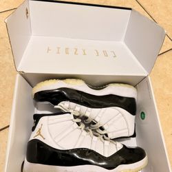 Air Jordan 11 Black & White – Used Condition