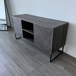 Entertainment/TV Cabinet