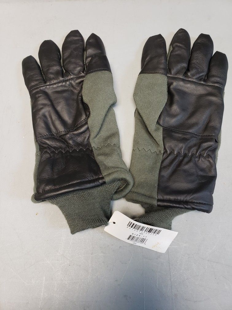 Brand New ARMY NWT Intermediate Cold Gloves Size 11