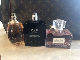 Many perfumes and authentic colognes