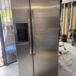 Must Go! GE Double Door Refrigerator
