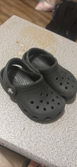 Toddler crocs