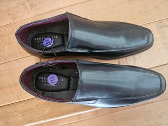 New mens size 11.5 Perry Ellis portfolio ultra foam dress shoes