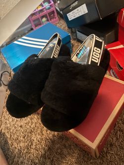 Uggs slides