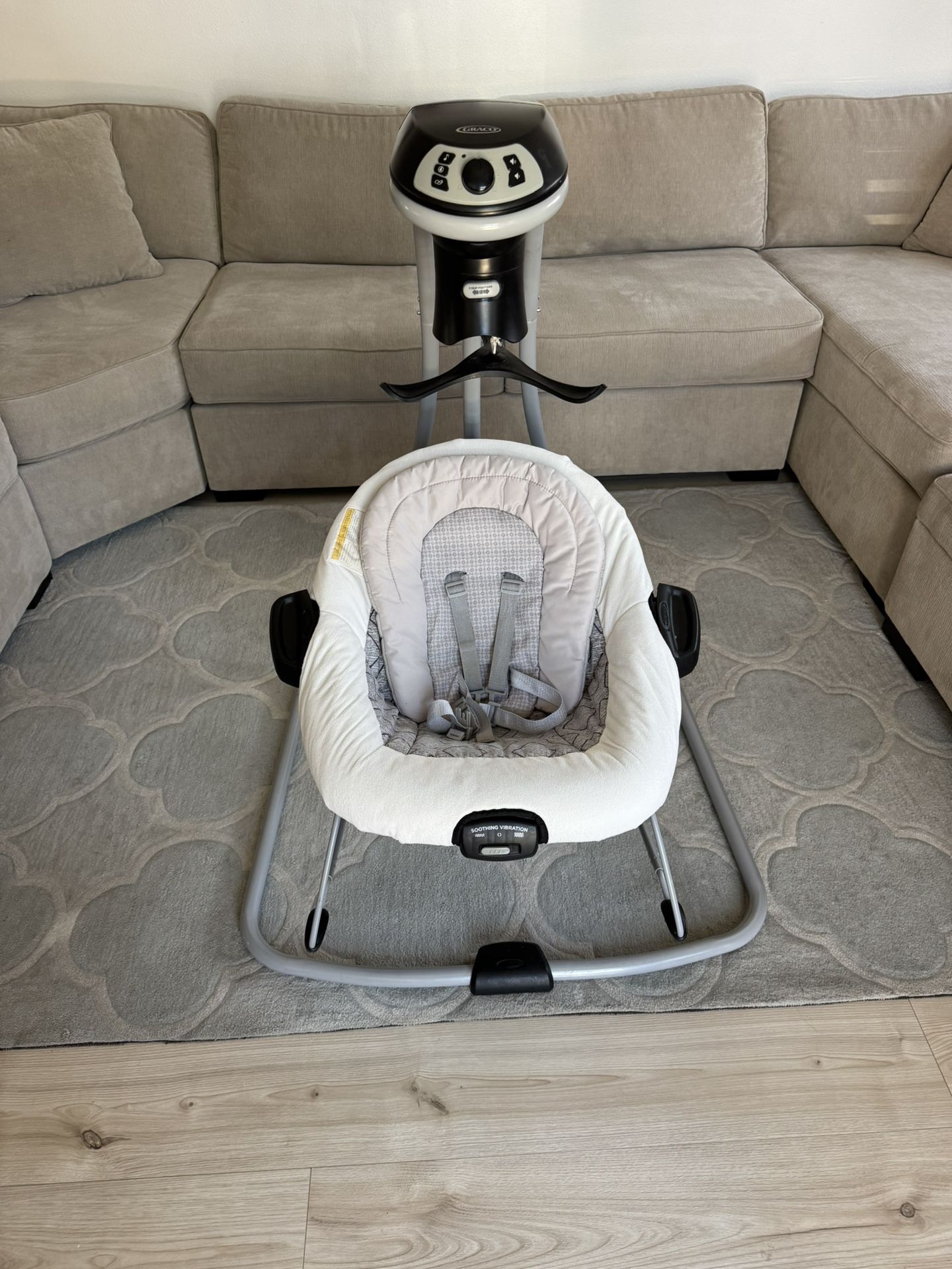 Graco Stratus Rocker GRACO Simple Baby Swing / Rocker for Sale in Whittier, CA - OfferUp