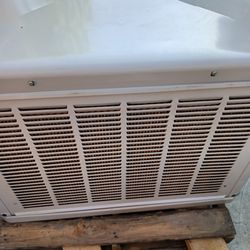 Swamp cooler for the roof para El techo