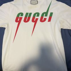 GUCCI T-SHIRT WITH GUCCI BLADE PRINT