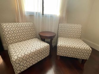 Accent chairs with table