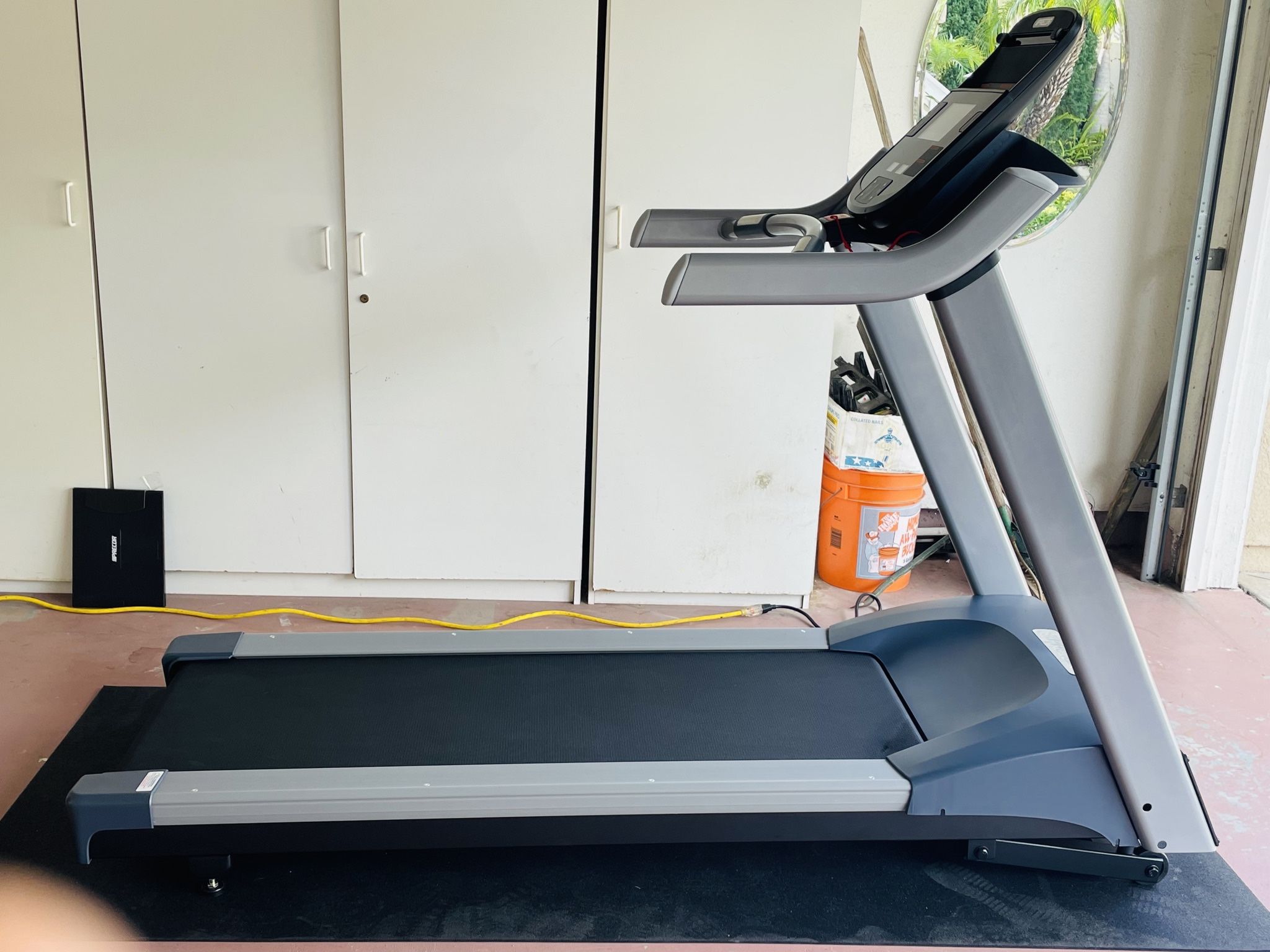 Awesome Deal On PRECOR TRM 223 Treadmill!