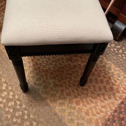 Victorian Style Foot Vanity Stool Seat!