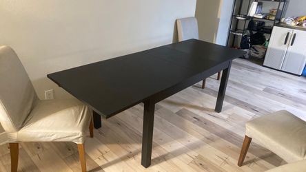 Dining table + Chairs