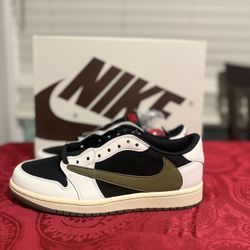 Size 8 Fire Ahh Pair Of Travis Scott Nike Collab