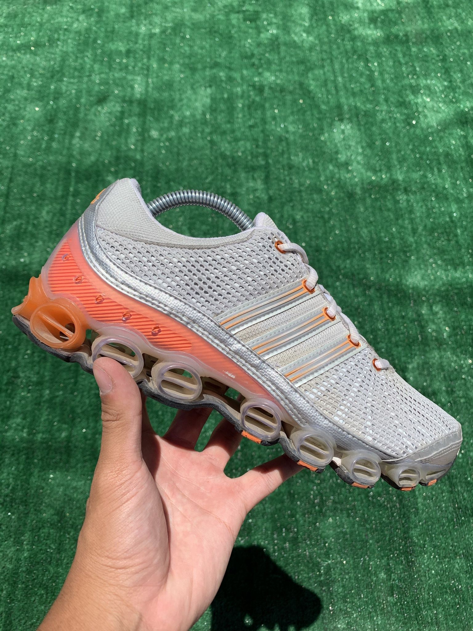 ADIDAS BOUNCE SHOX (Size 10, Women’s = Size 8.5, Men’s)