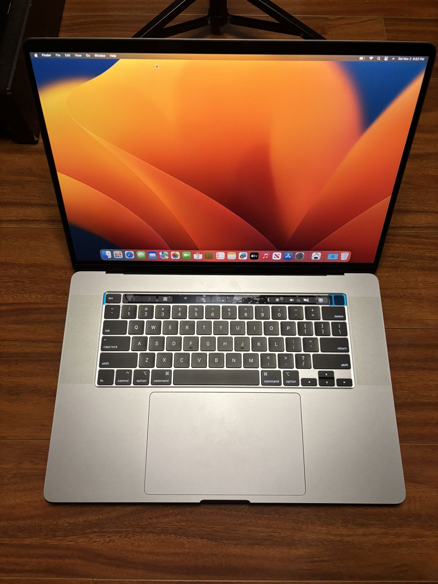 NEW 2019 Macbook Pro 16” 2.6GHz intel i7 512GB battery count only