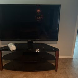 Samsung Tv 62 “ With Glass Tv Stand