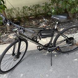 Specialized Sirrus Hybrid Spirt Bike – Hydraulic Disc Brakes