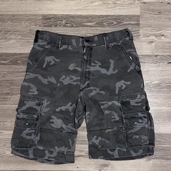  vintage Levi’s camo cargo shorts