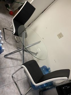 Dinning Table And Chairs