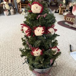 16” Tree w/raggedys