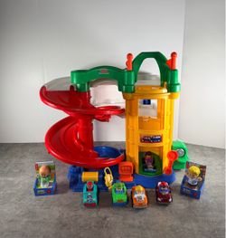 Fisher-Price Little People Racing Ramps Garage Playset