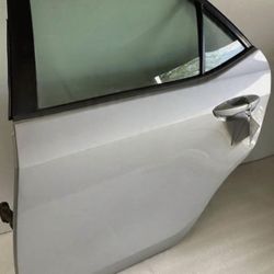 Door rear drivers side Toyota Corolla 14-19