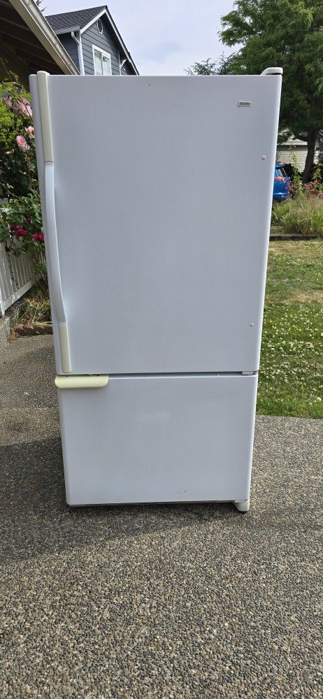 Kenmore Fridge Size 33w 31d 69h) I Can Help You With Free Delivery Within 10 Miles Distance