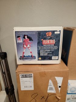 Electra Statue Marvel Conics Daredevil 