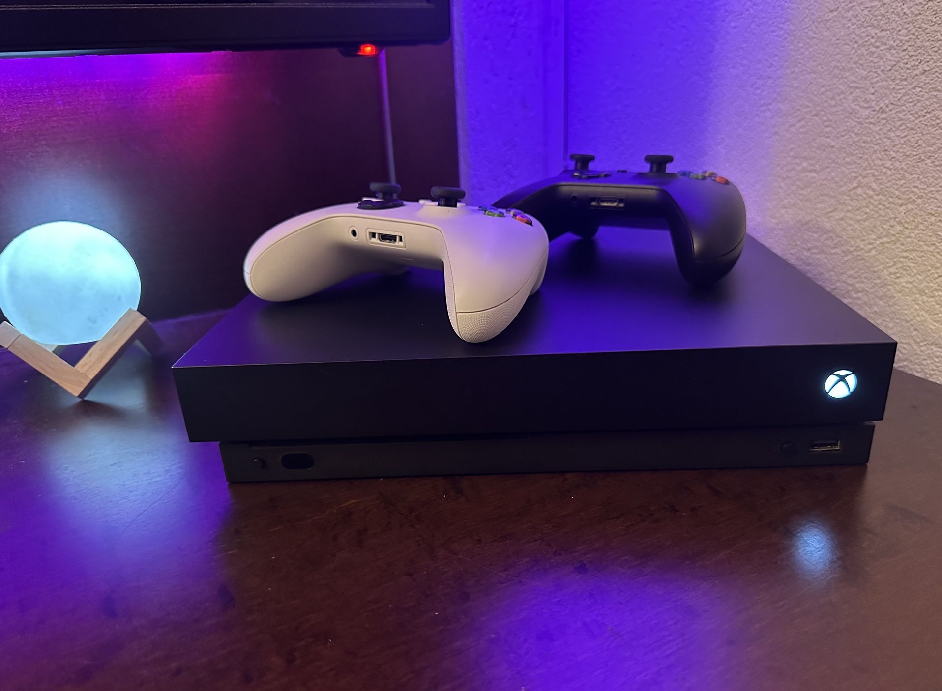 Xbox One X 1TB + 2 Controllers, 6 Top Games & Rare Fortnite Darkfire Bundle