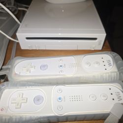 🧚‍♀️USED NINTENDO WII CONSOLE ACCESSORIES AND 7 GAMES