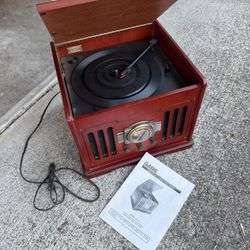 Classic Crosley CSL9 AM/FM Radio Cassette Cd Player with Turntable