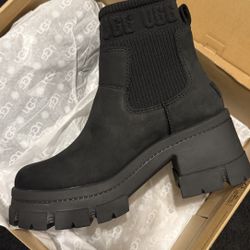 UGG BROOKLYN CHELSEA BOOTS 
