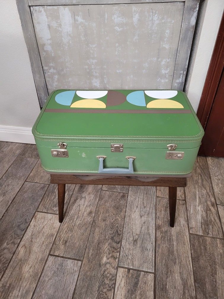 Pintrest Inspired Upcycled Suitcase Nightstand End Table