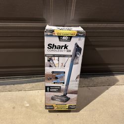 Shark Pet Pro Cordless Stick Vacuum, Carpet & Hardfloors, PowerFins Self-Cleaning  NEW