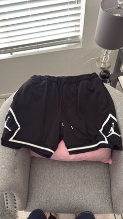 JORDAN BLACK BASKETBALL SHORTS, SIZE XL