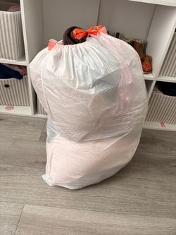 Bag full of women’s clothes xs