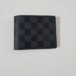 Louis Vuitton Men's Slender Wallet