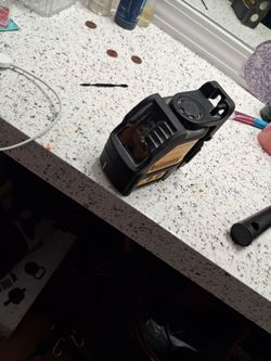 DeWalt Cross Line laser
